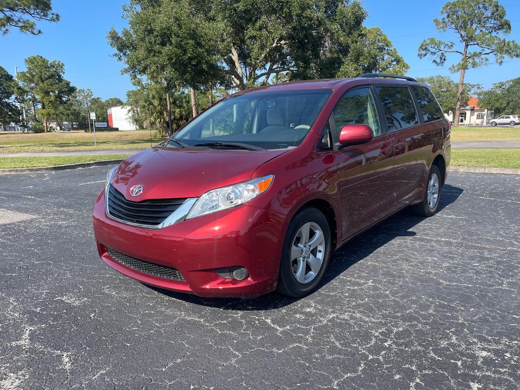 2011 Toyota Sienna LE Wheelchair Van