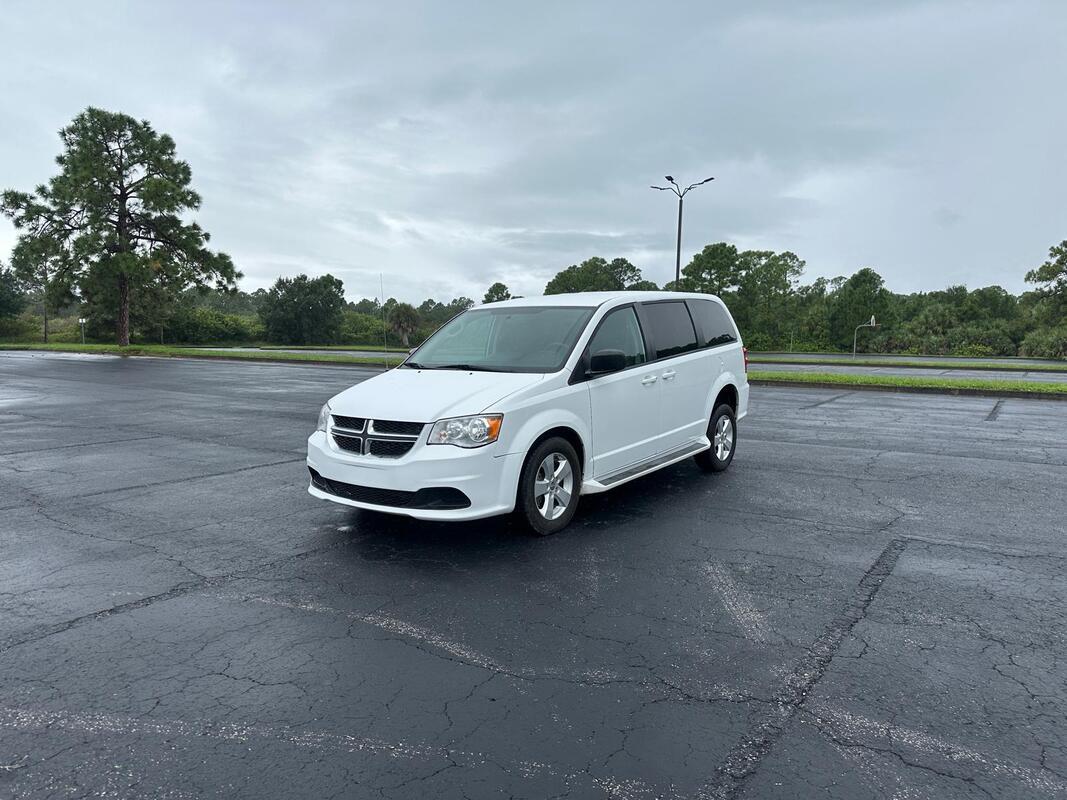 2018 Dodge Grand Caravan Wheelchair Van - image 1
