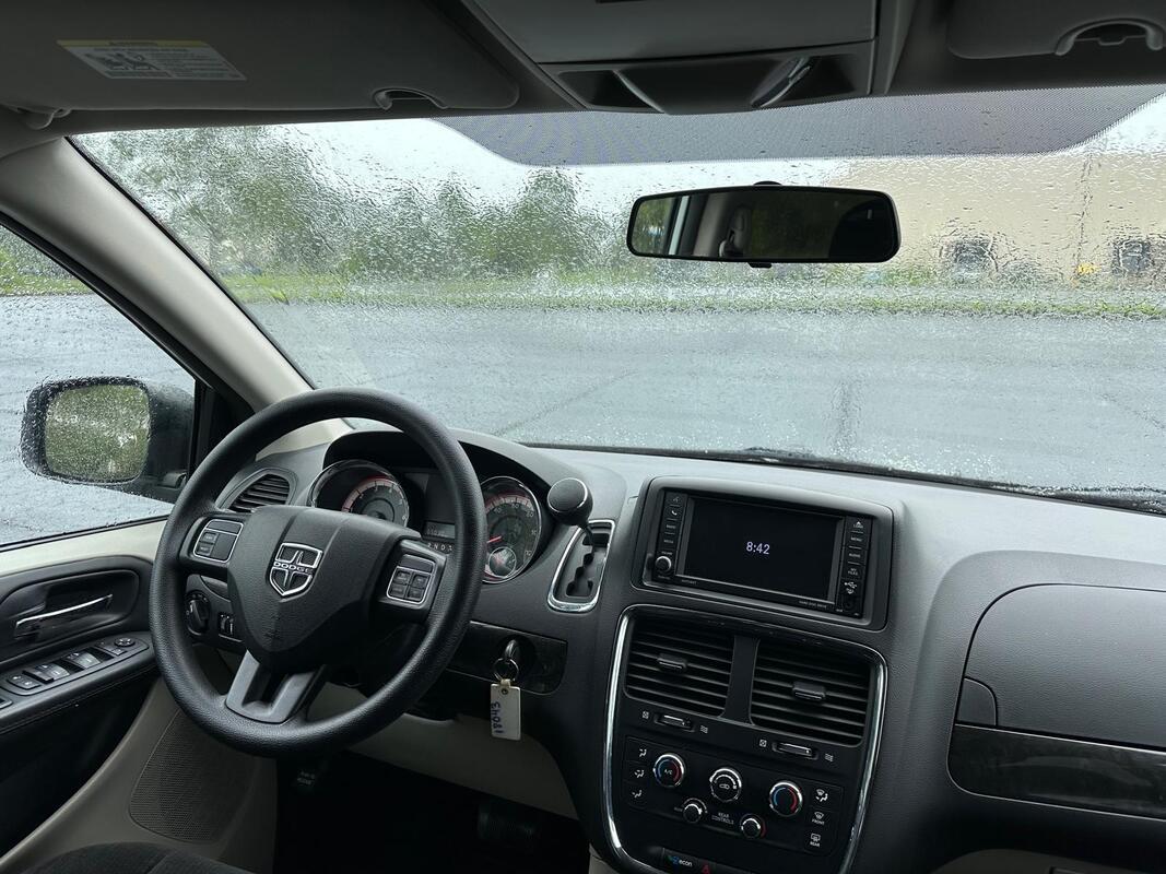 2018 Dodge Grand Caravan Wheelchair Van - image 4