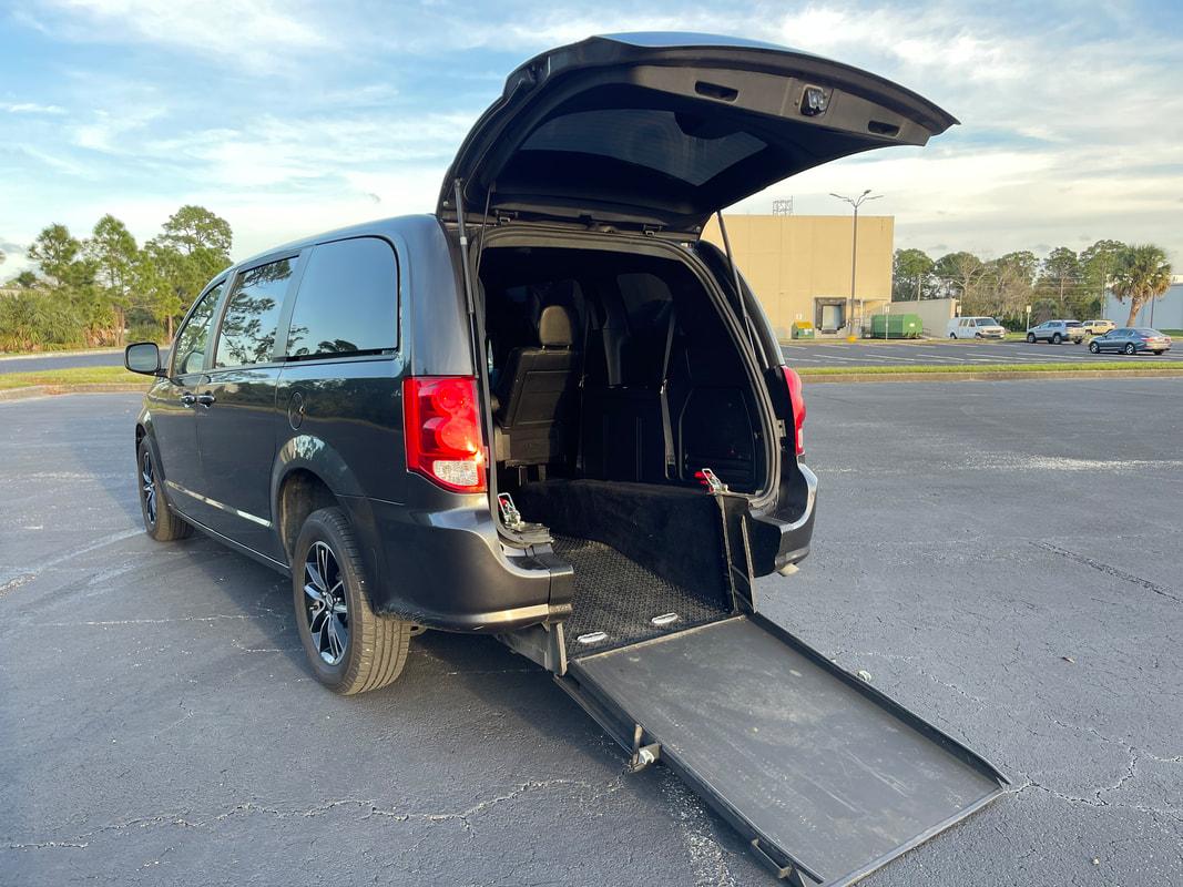 2019 Dodge Grand Caravan GT Wheelchair Van - image 8