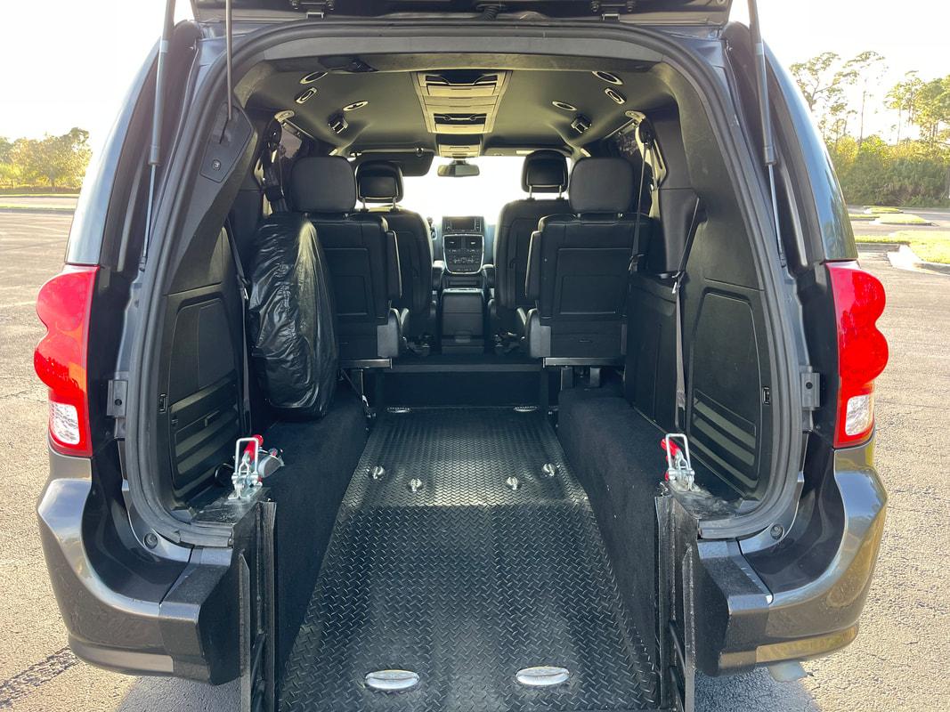 2019 Dodge Grand Caravan GT Wheelchair Van - image 7
