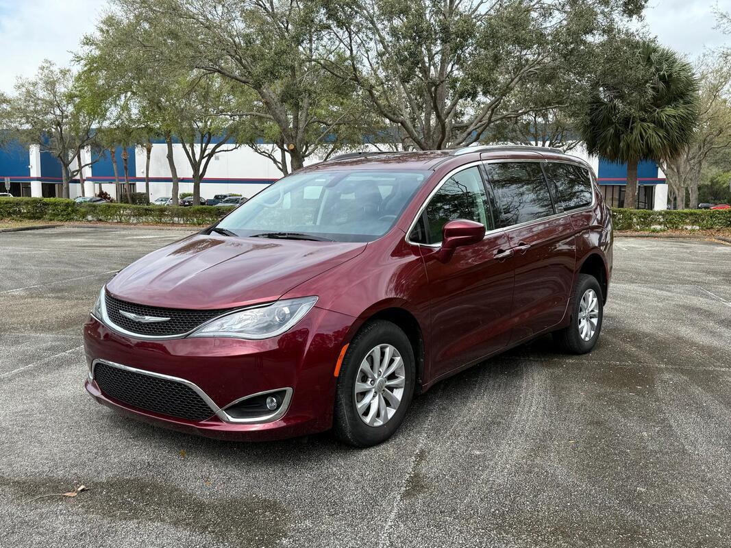 2019 Chrysler Pacifica Touring L Wheelchair Van