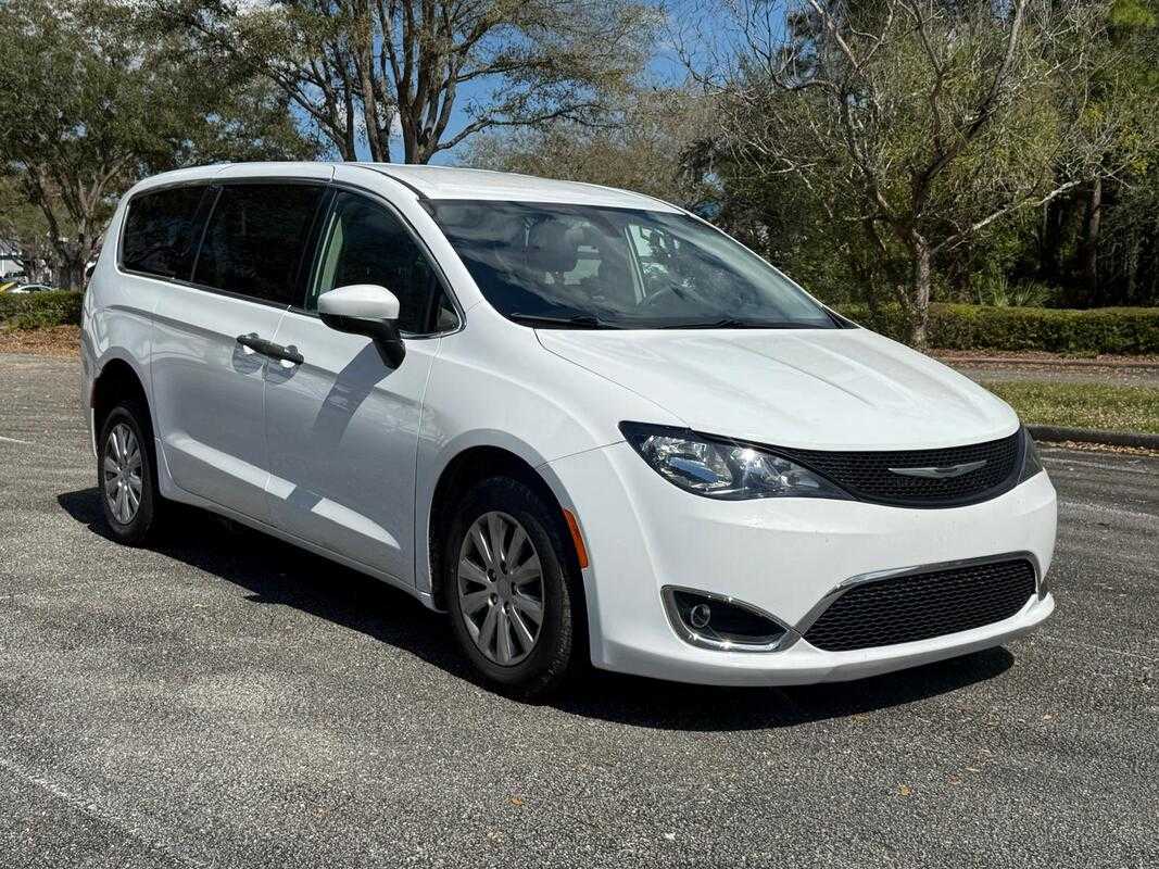 2021 Chrysler Pacifica Wheelchair Van