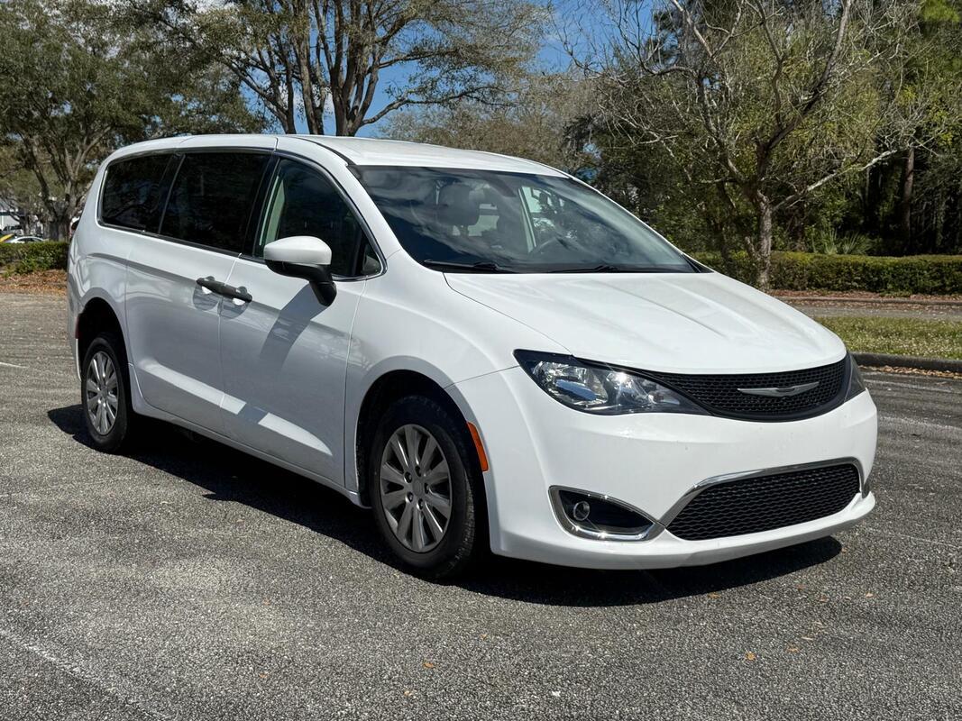 2021 Chrysler Pacifica Wheelchair Van