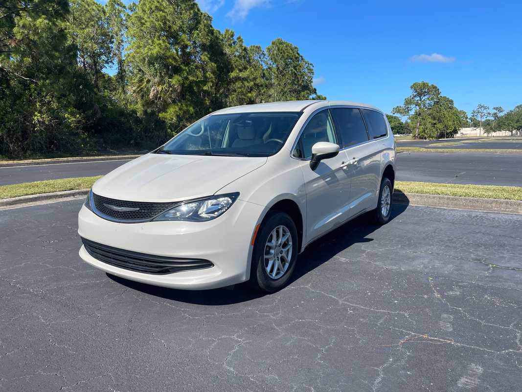 2017 Chrysler Pacifica Wheelchair Van