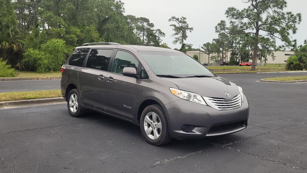 2015 Toyota Sienna LE Wheelchair Van