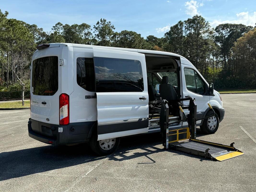 2018 Ford Transit Wheelchair Van - image 7