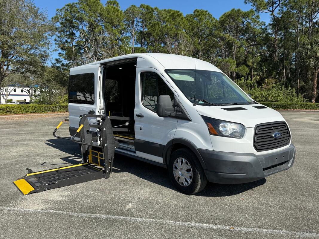 2018 Ford Transit Wheelchair Van - image 8