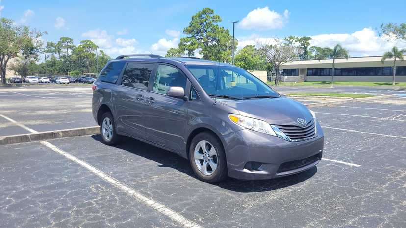 2015 Toyota Sienna LE Wheelchair Van