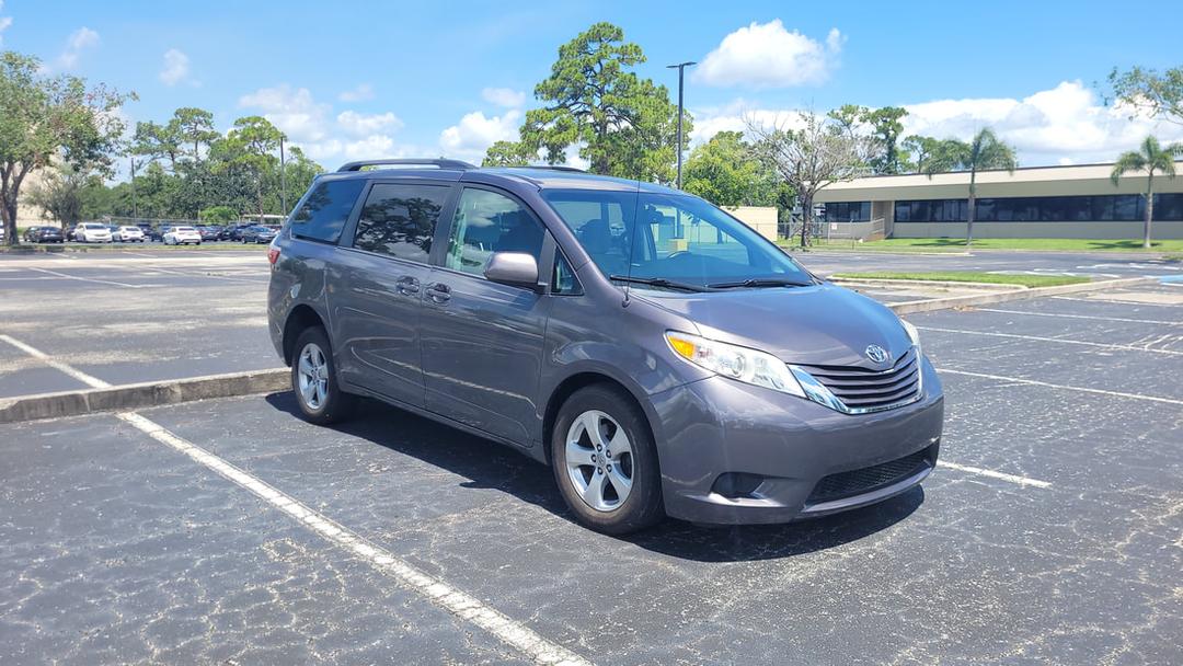 2015 Toyota Sienna LE Wheelchair Van