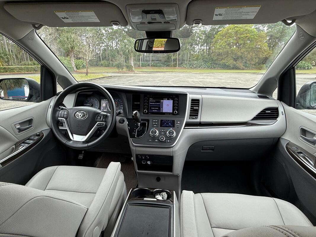 2020 Toyota Sienna XLE Wheelchair Van - image 4