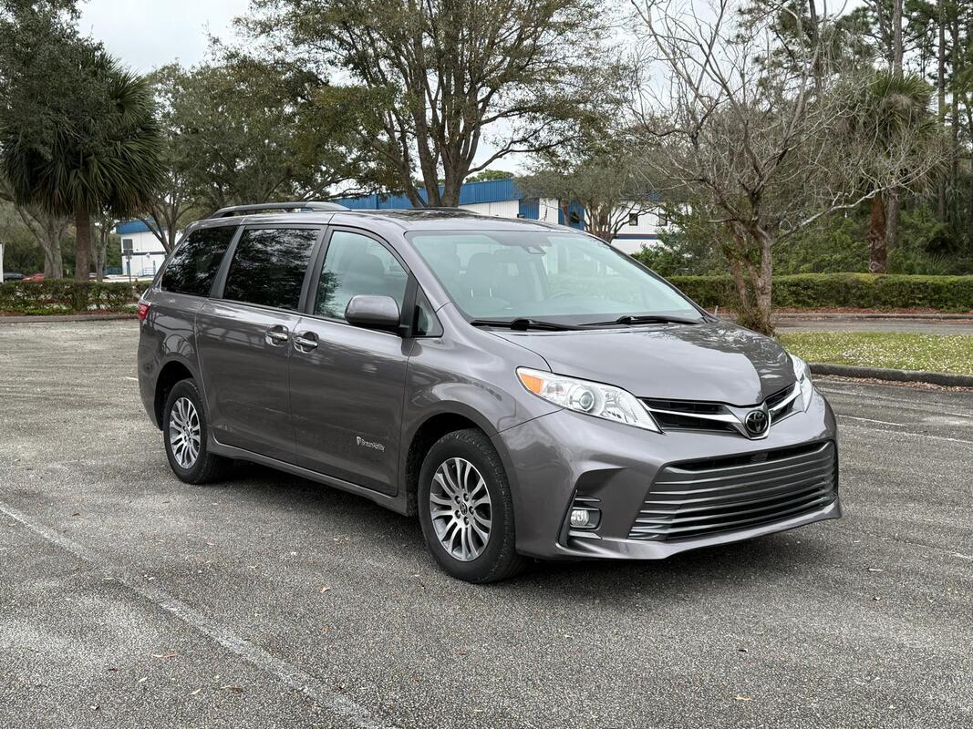 2020 Toyota Sienna XLE Wheelchair Van - image 2