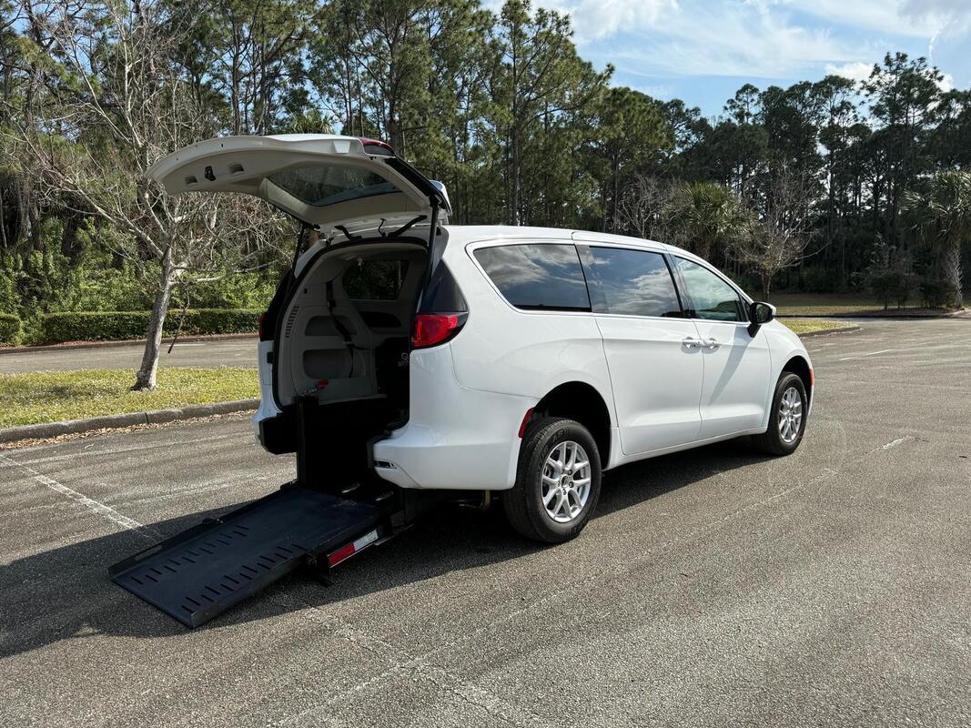 2023 Chrysler Voyager LX Wheelchair Van - image 7