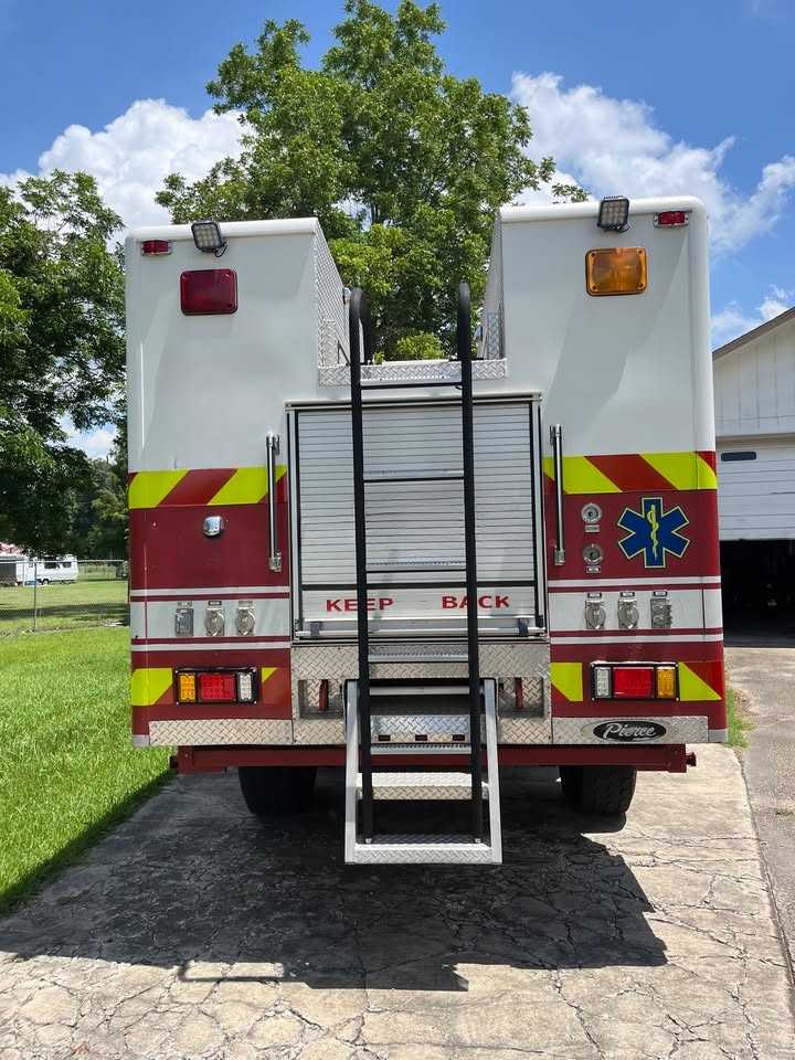 1996 Pierce Freightliner 4x4 Heavy Rescue — photo 3