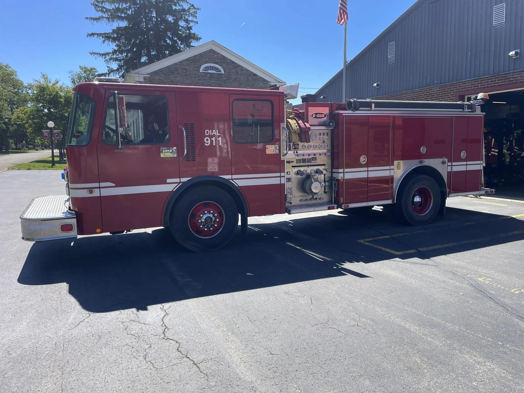 1999 Spartan E-One Pumper - image 1