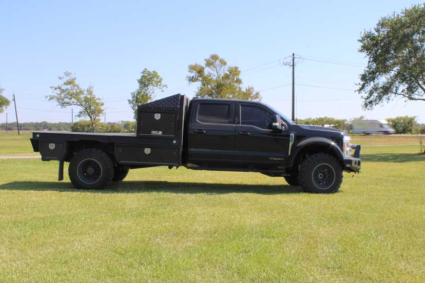 2023 Ford F-450 Lariat 4x4 Flatbed — photo 4