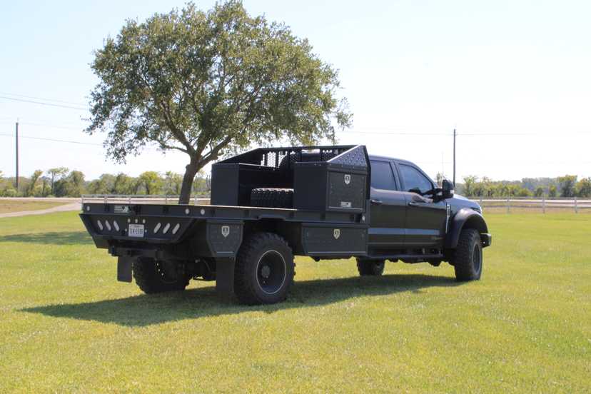 2023 Ford F-450 Lariat 4x4 Flatbed — photo 5