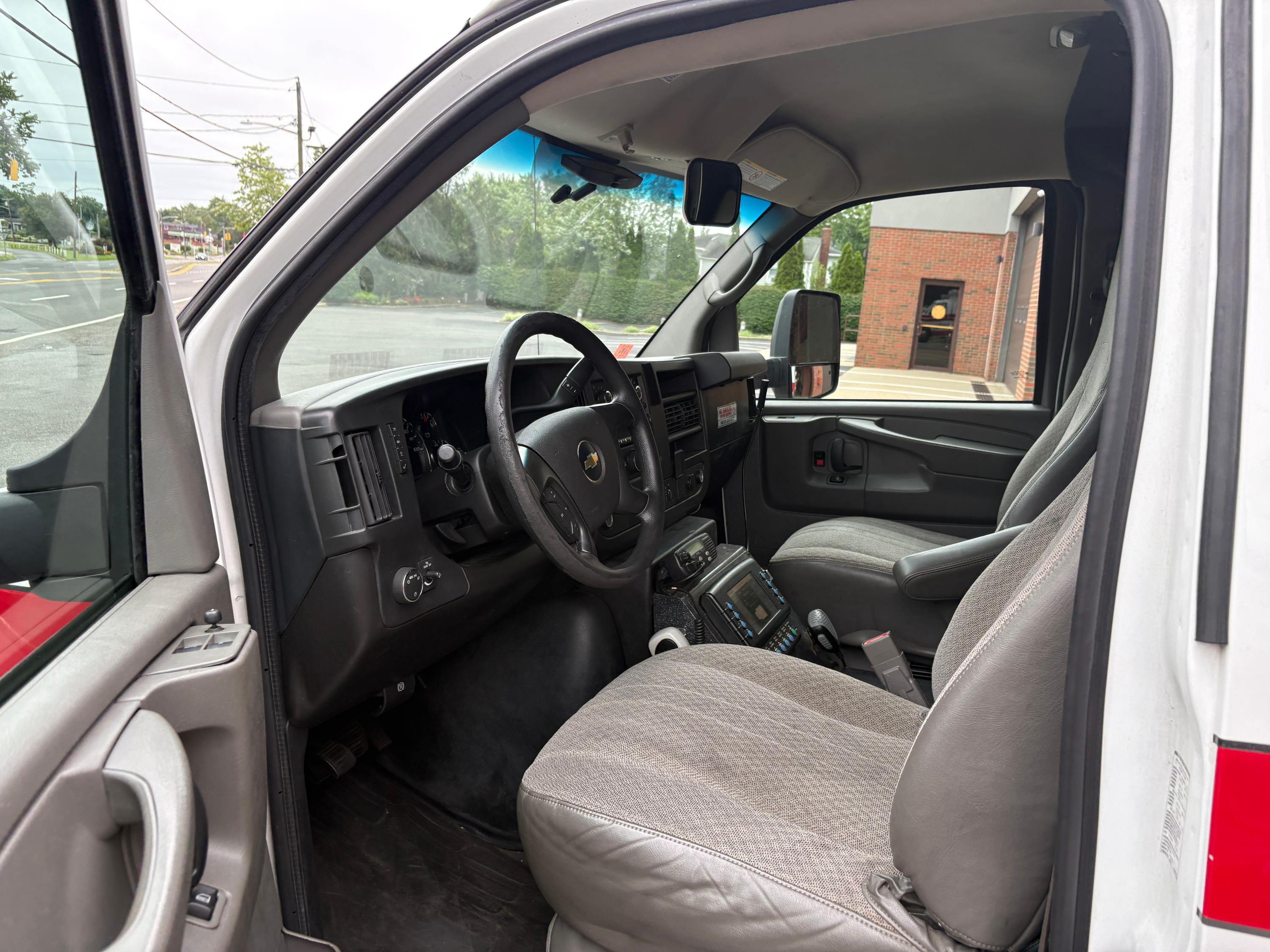 2014 Chevy e350 Type III Ambulance - image 5