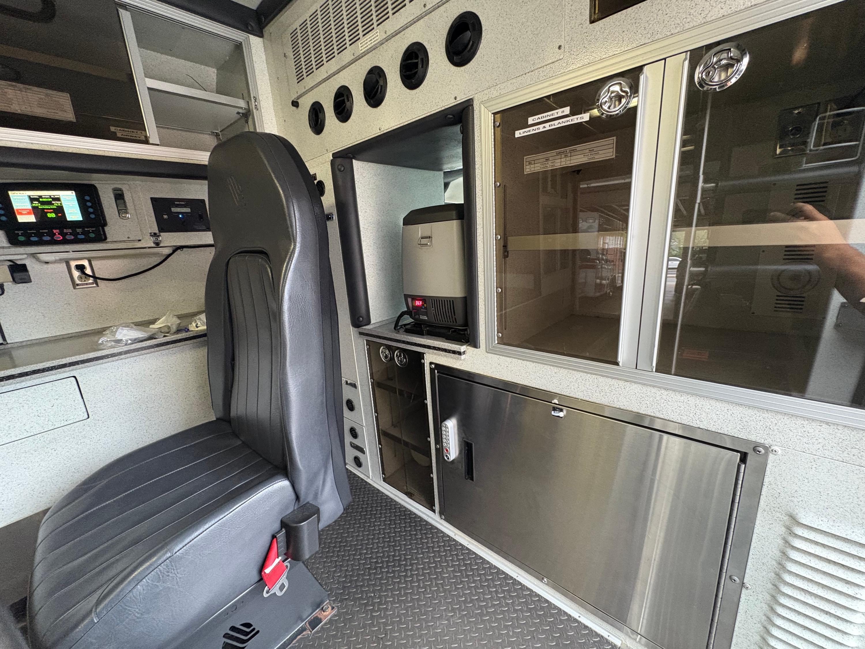 2014 Chevy e350 Type III Ambulance - image 14