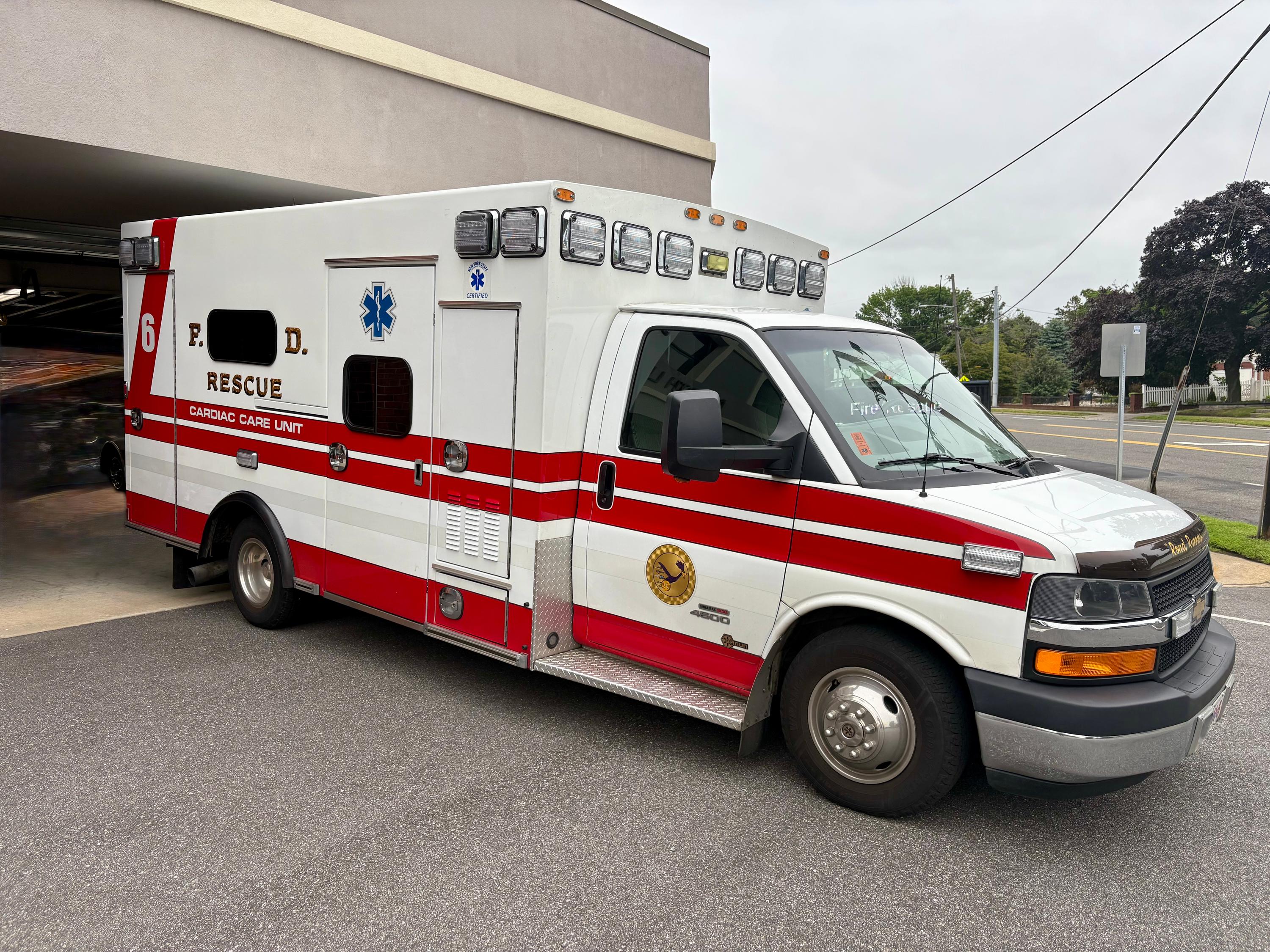 2014 Chevy e350 Type III Ambulance - image 3