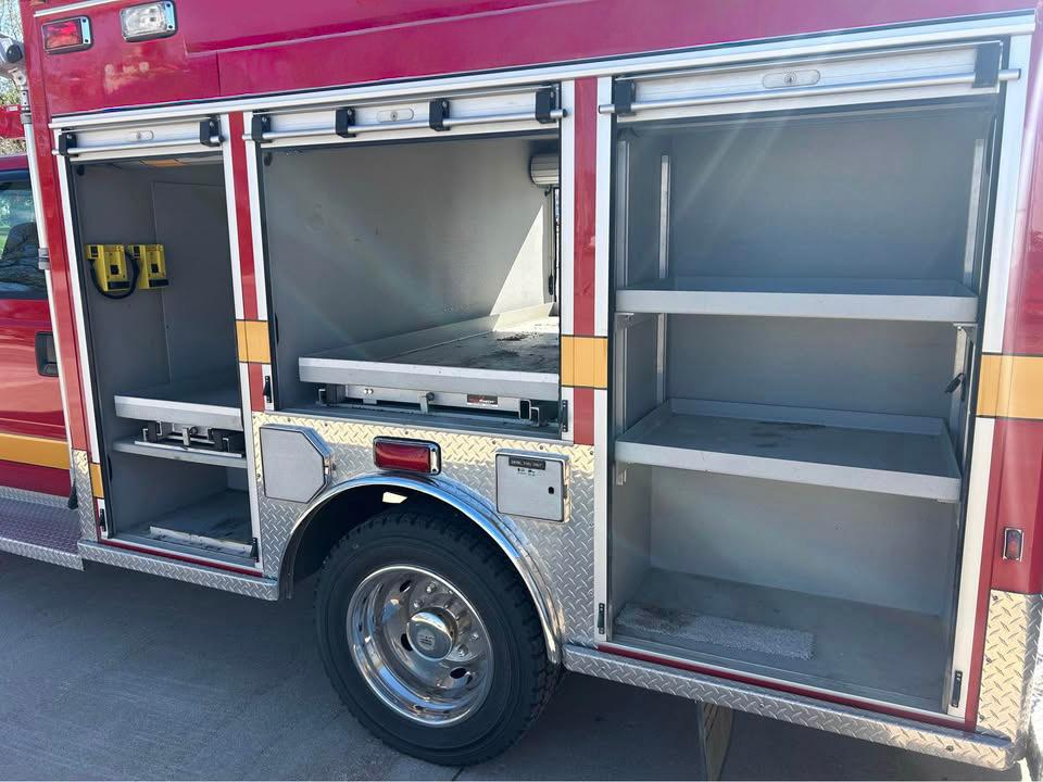 2003 Ford 4x4 Light Rescue - image 9