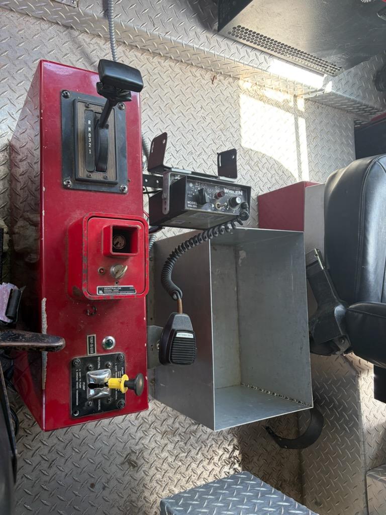 1988 E-One Pumper - image 21