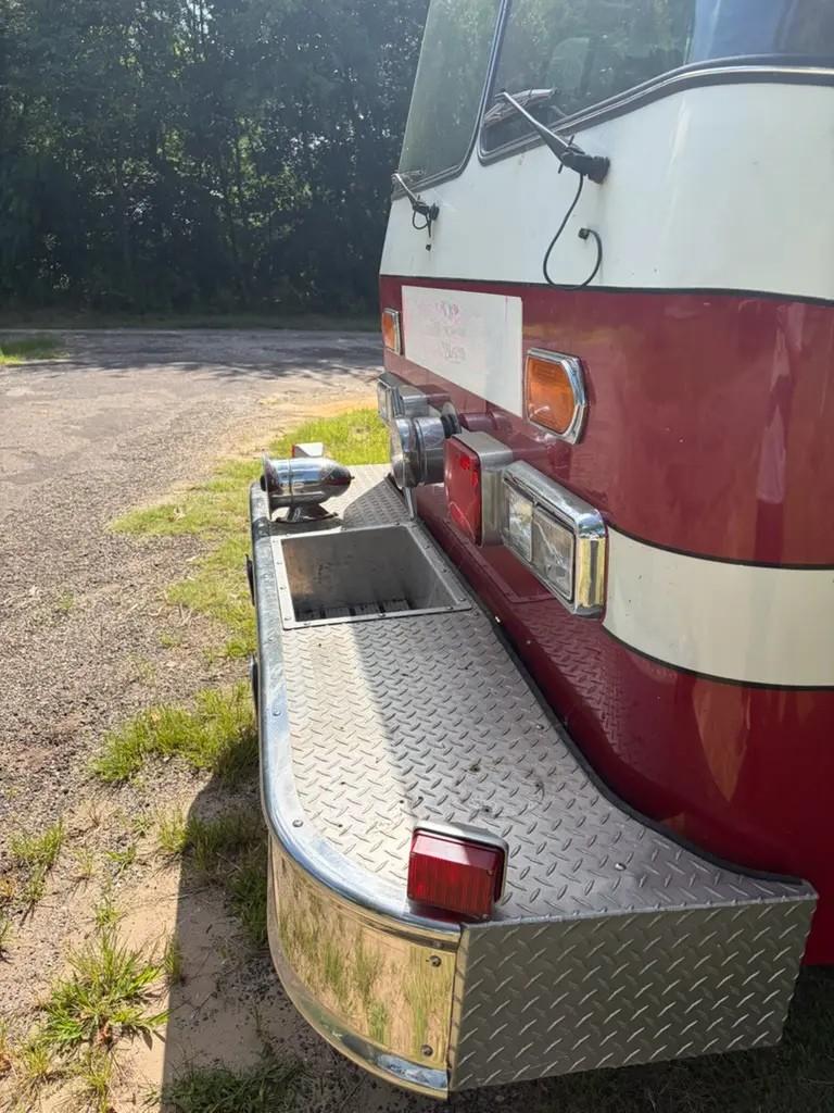 1988 E-One Pumper - image 3