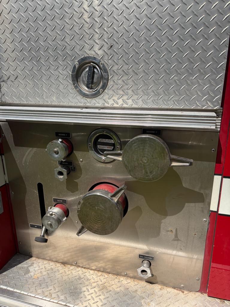 1988 E-One Pumper - image 23