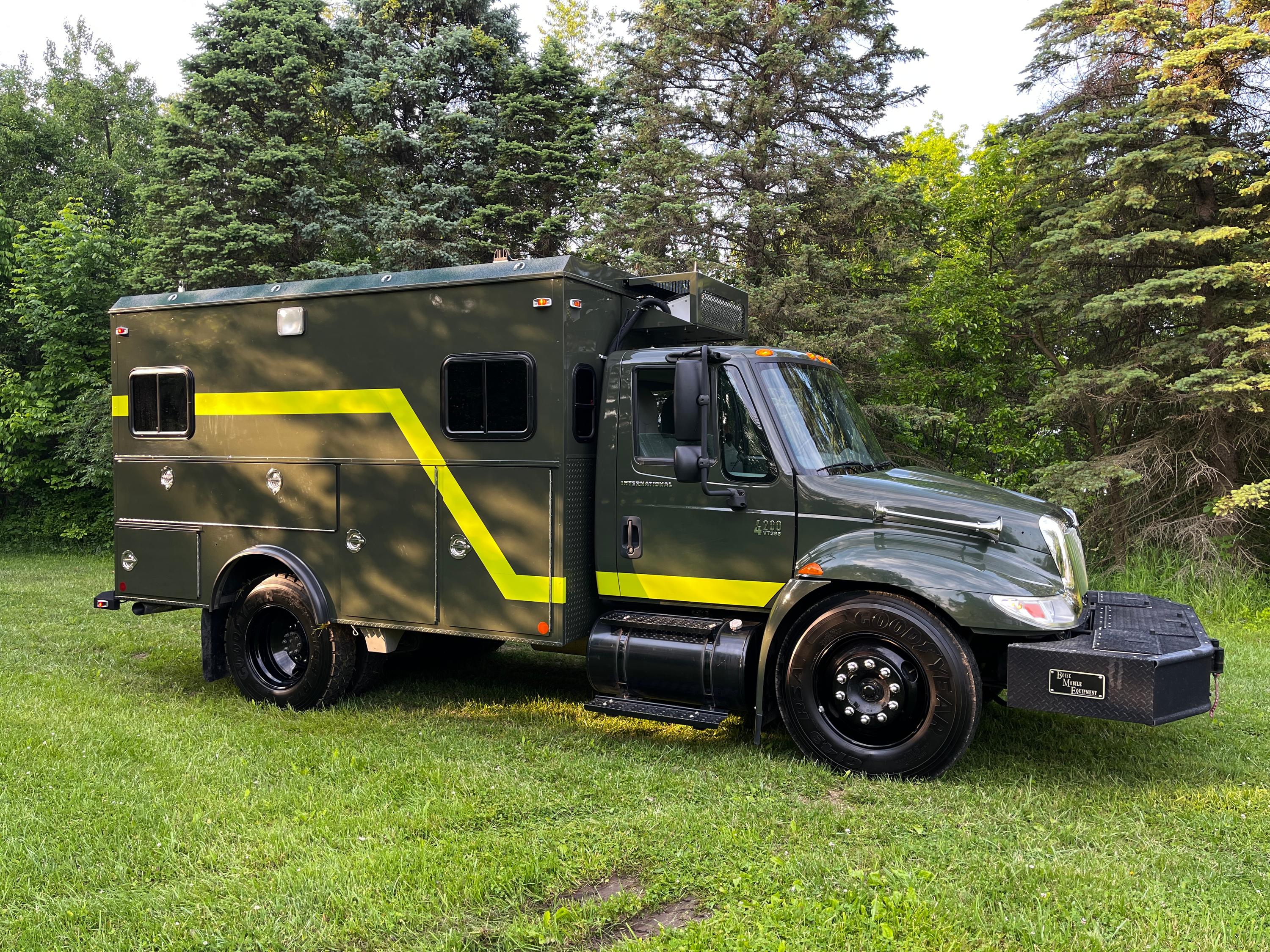 2005 International Incident Command Unit and Personnel Transport - image 21