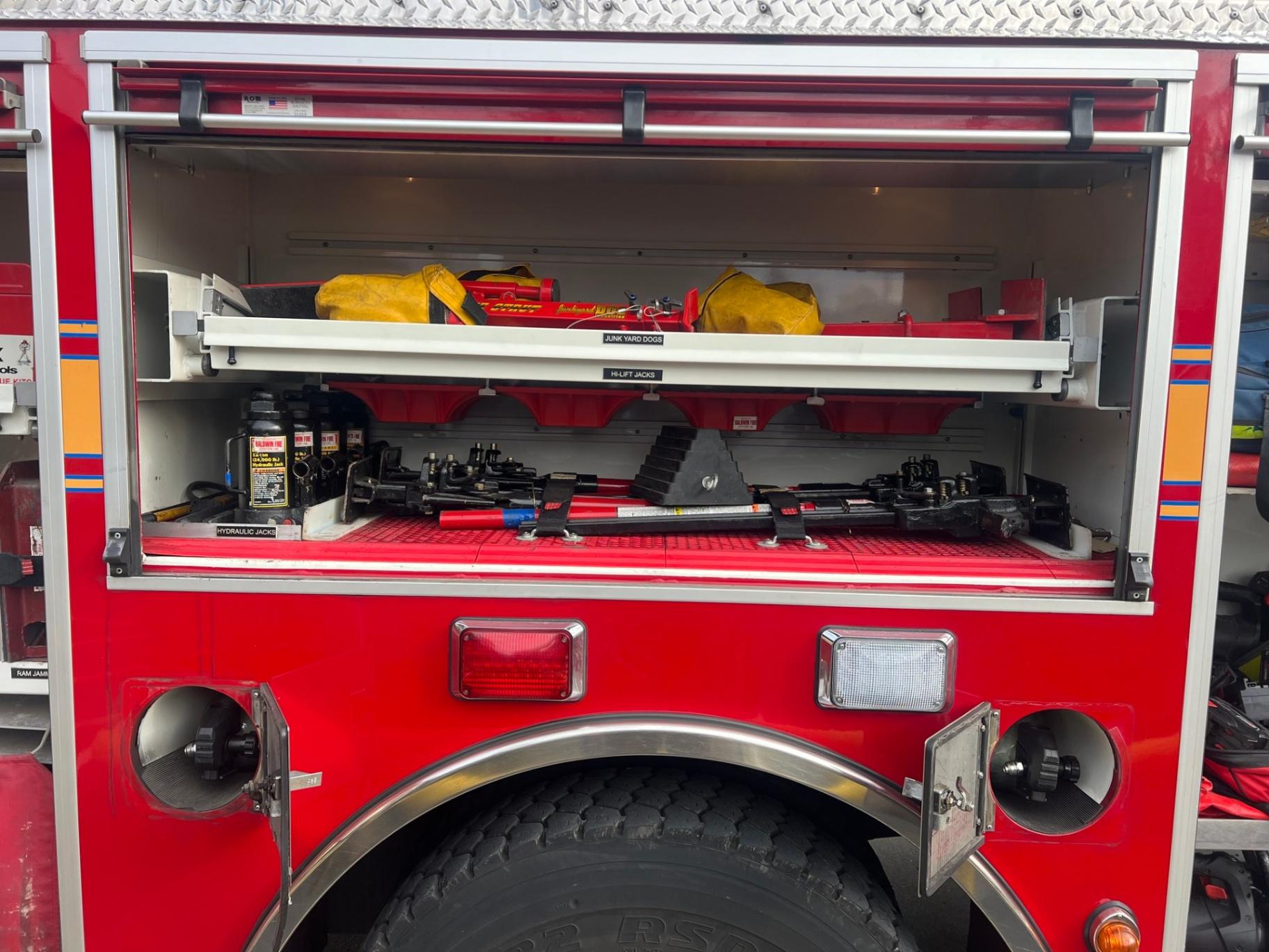 2006 Pierce Quantum Rescue Pumper - image 34