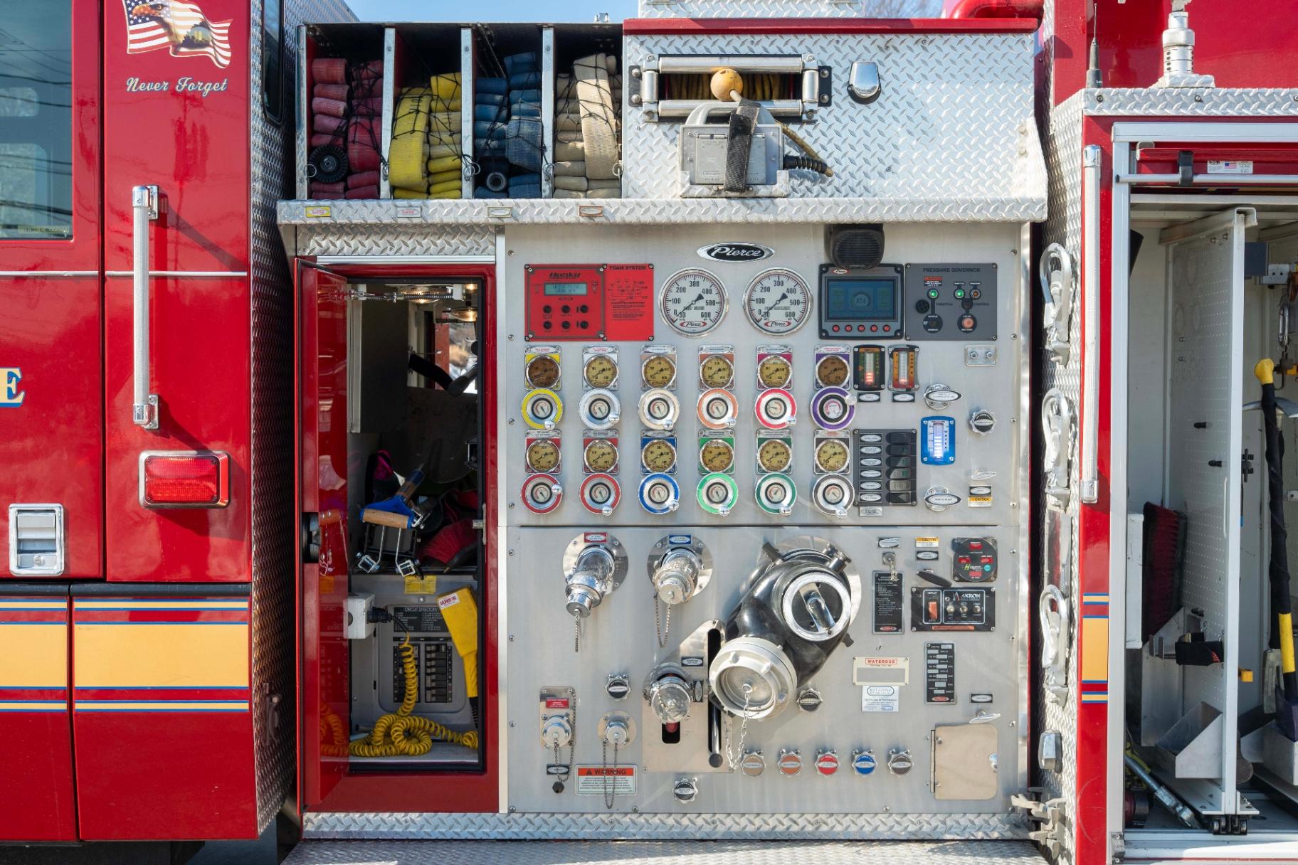 2006 Pierce Quantum Rescue Pumper - image 51