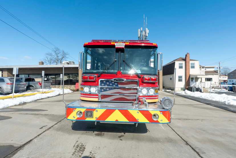 2006 Pierce Quantum Rescue Pumper — photo 2