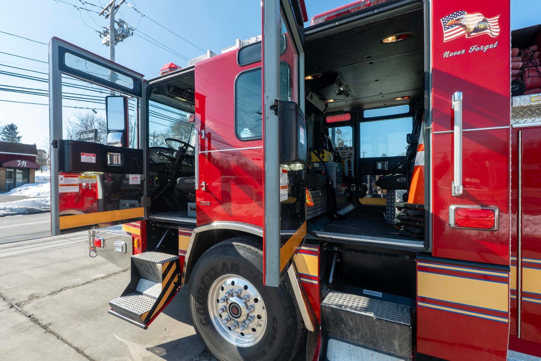 2006 Pierce Quantum Rescue Pumper - image 40