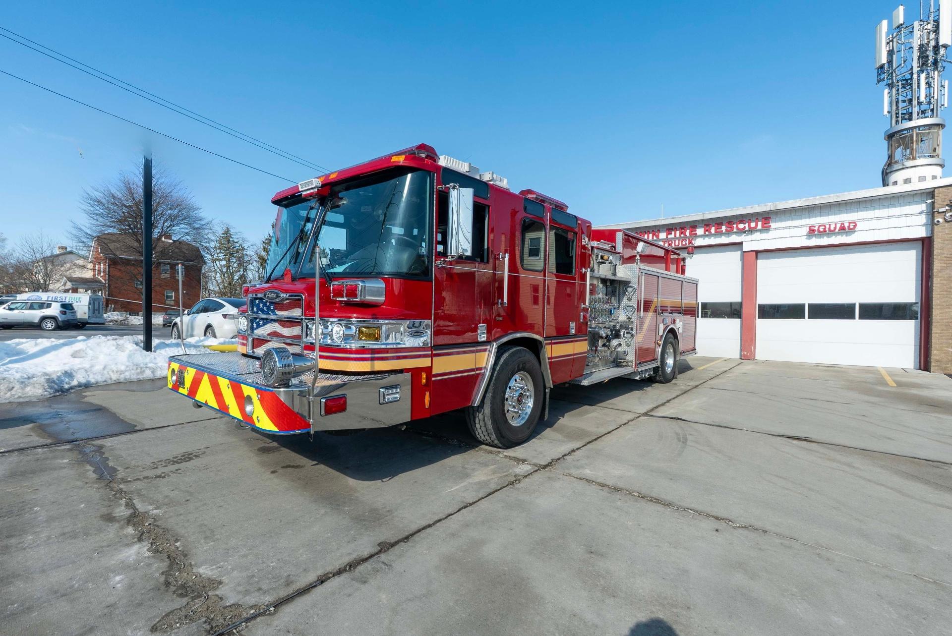2006 Pierce Quantum Rescue Pumper - image 1