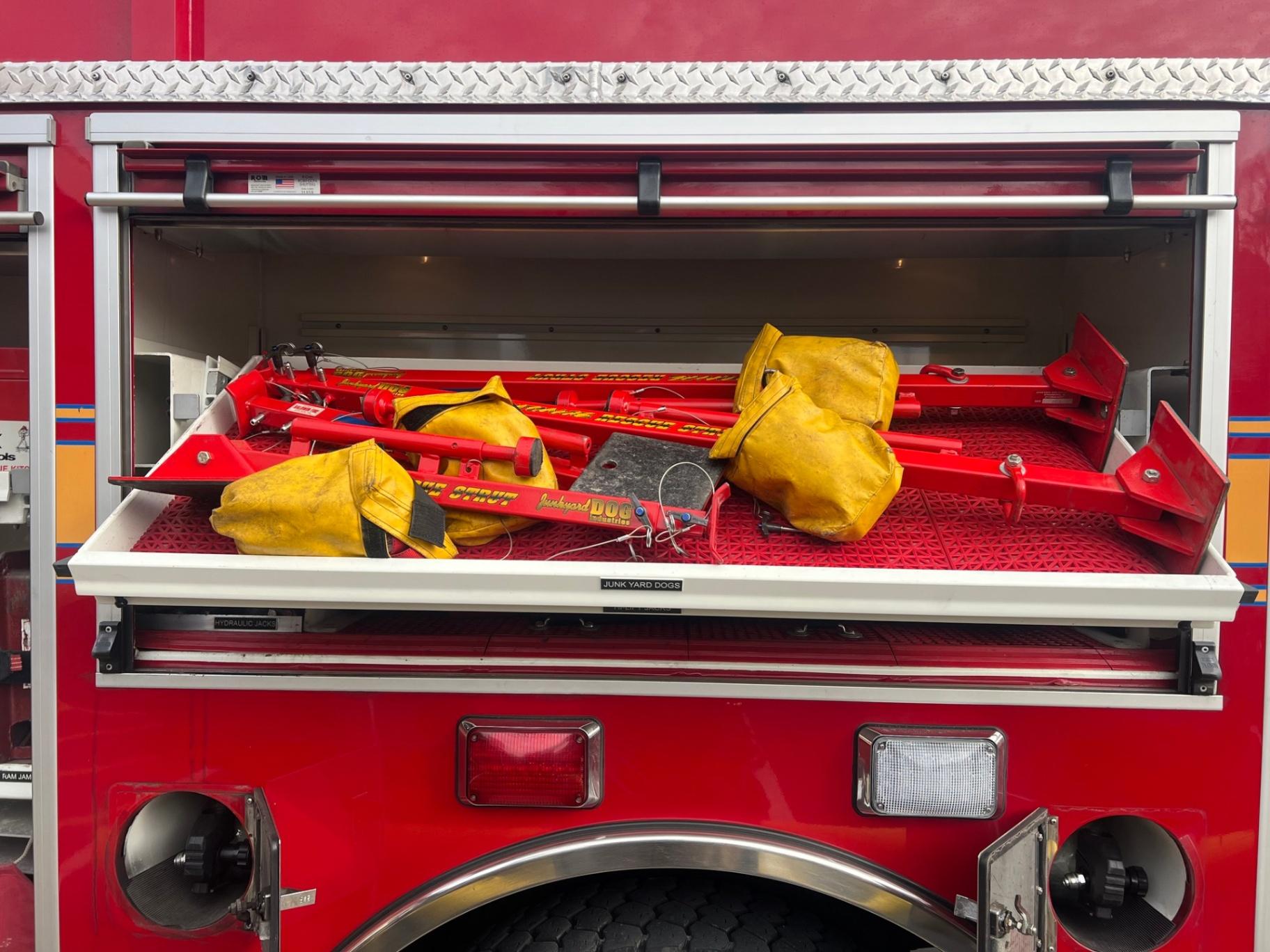 2006 Pierce Quantum Rescue Pumper - image 36