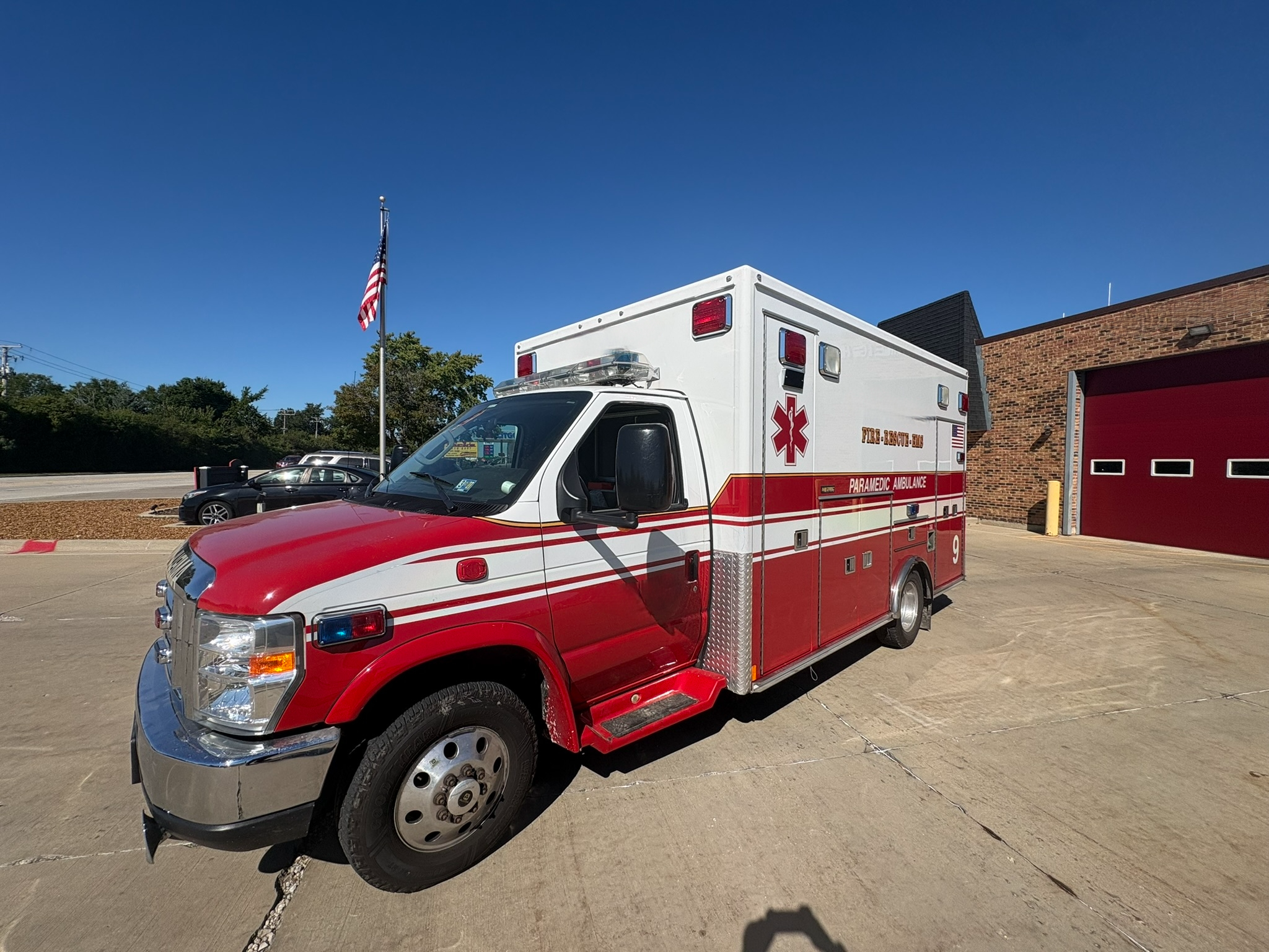 2009 MedTec Ford Type III Ambulance - image 1