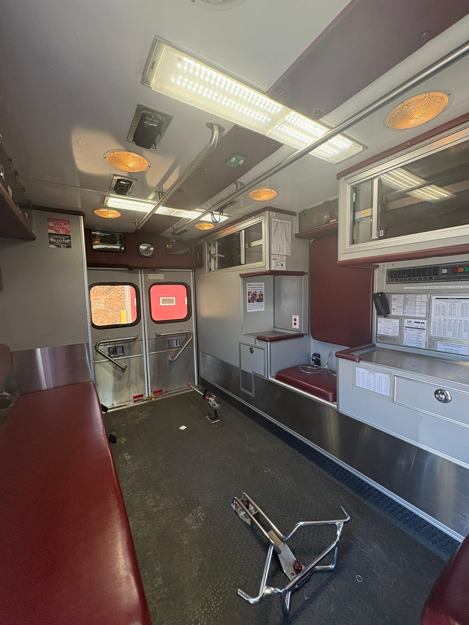 2009 MedTec Ford Type III Ambulance - image 10