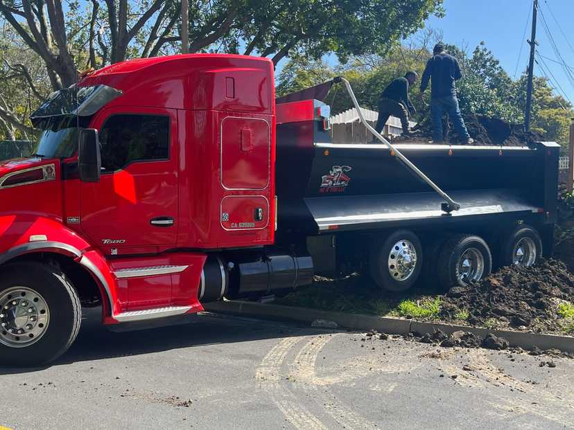 2017 Kenworth T680 Dump Truck