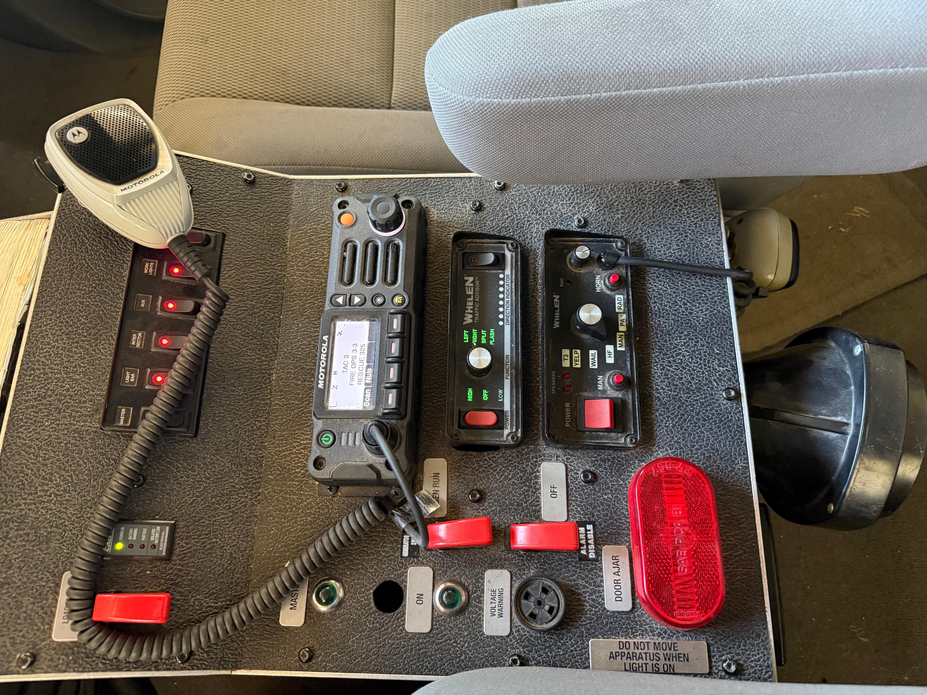2006 E-One Ford 4x4 Light Rescue - image 9