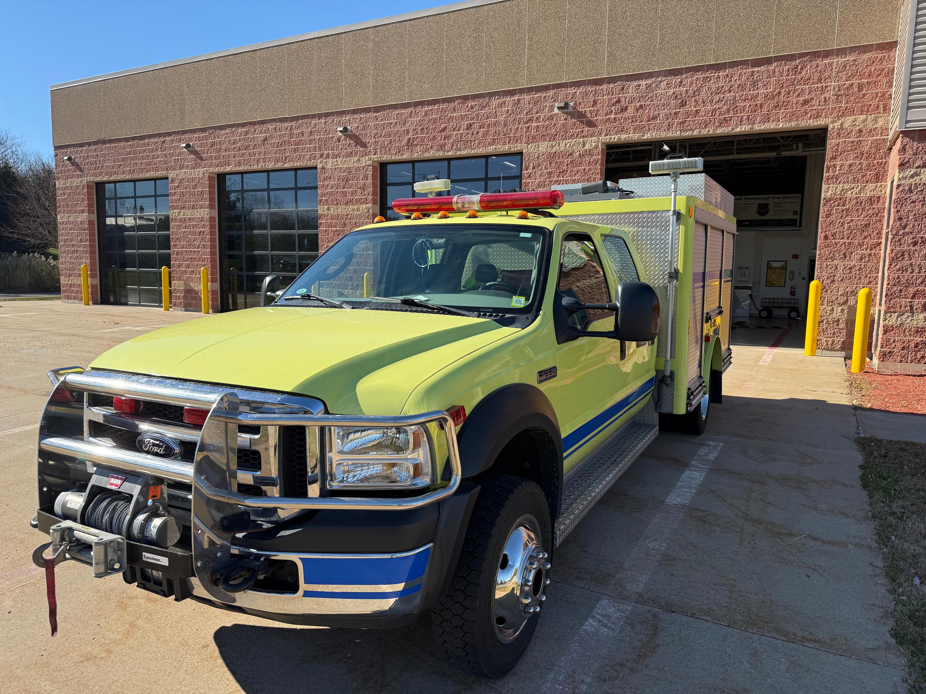 2006 E-One Ford 4x4 Light Rescue - image 1