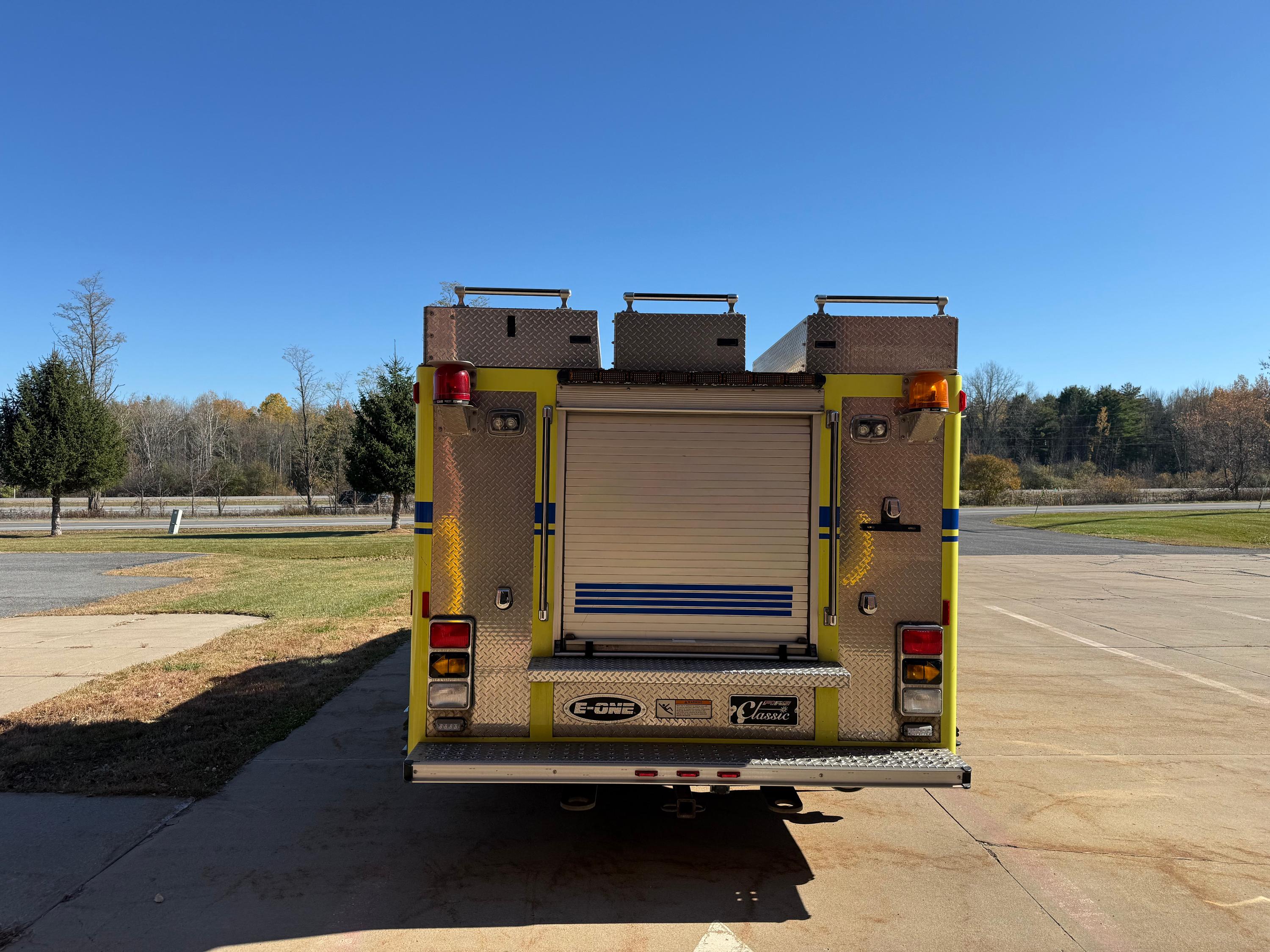 2006 E-One Ford 4x4 Light Rescue - image 6