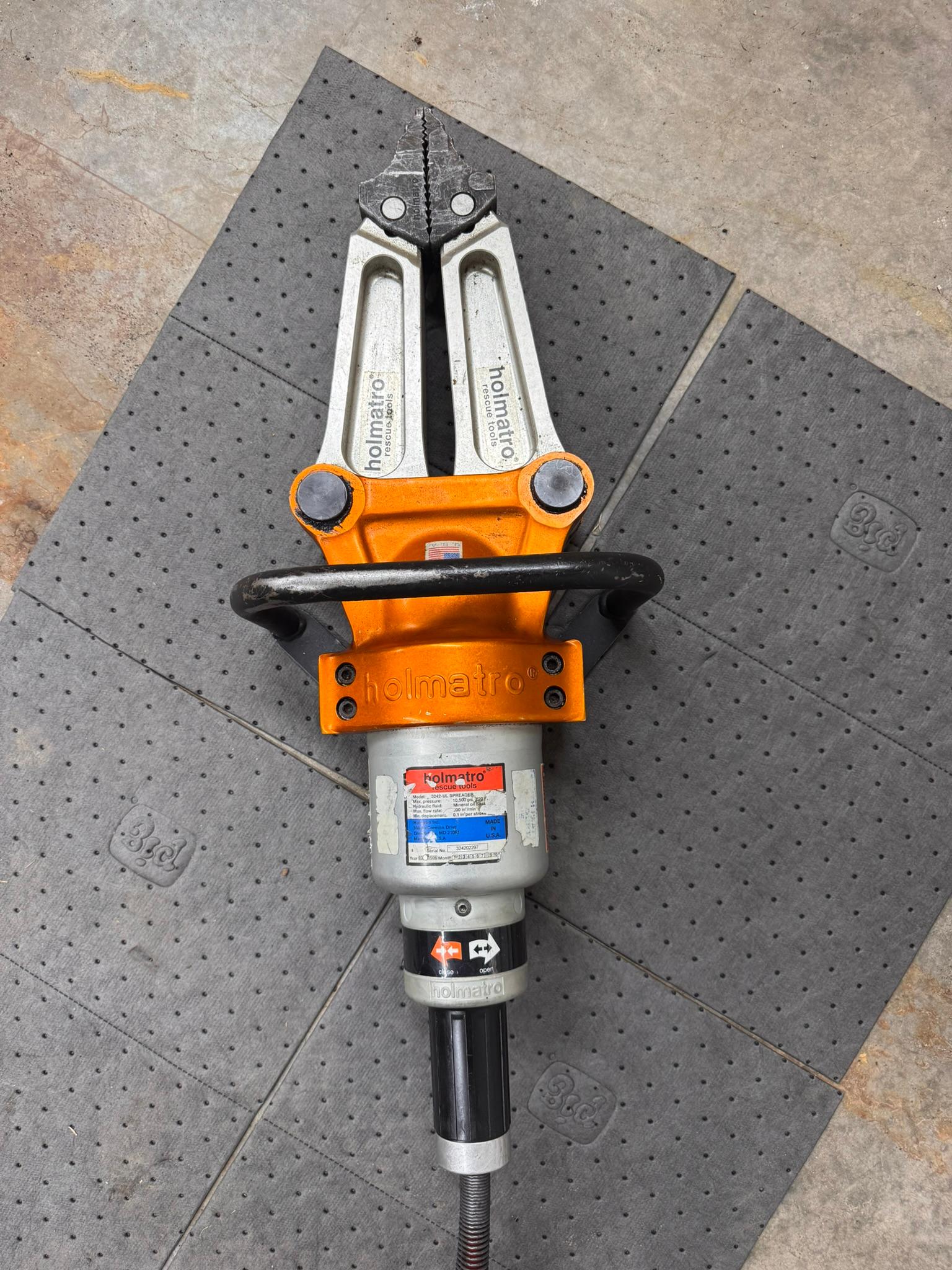 Holmatro Jaws of Life - image 9