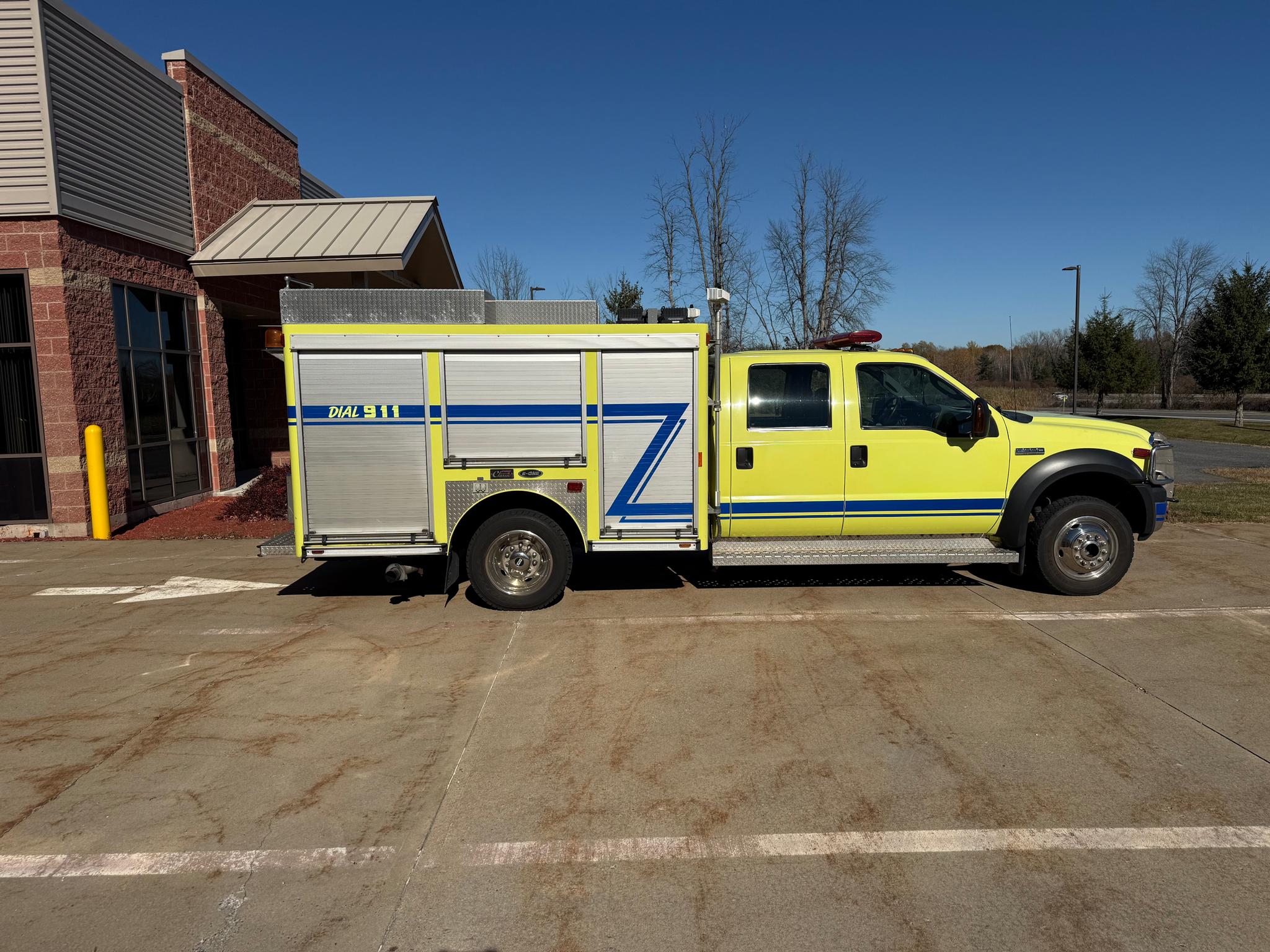 2006 E-One Ford 4x4 Light Rescue - image 5