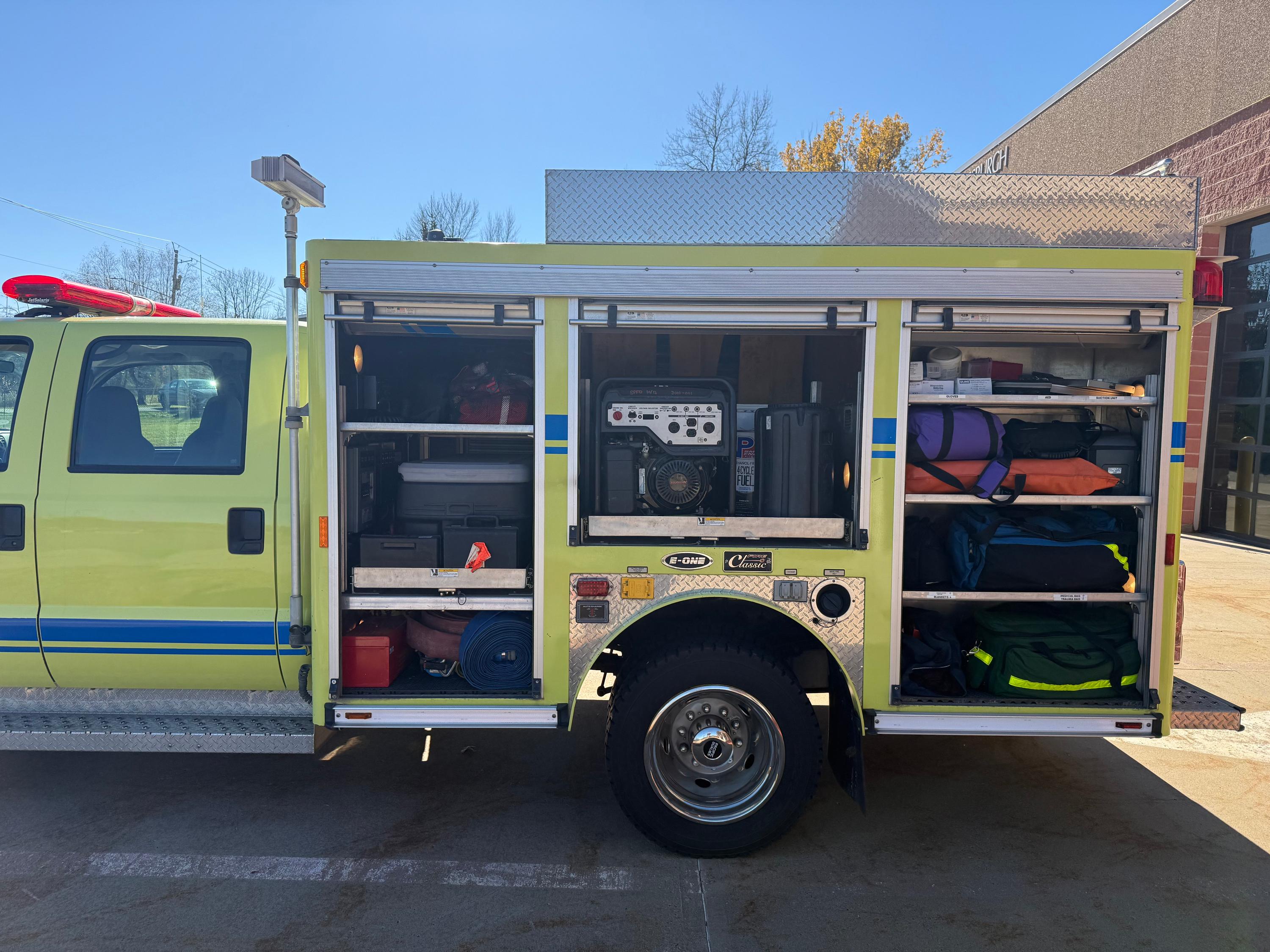 2006 E-One Ford 4x4 Light Rescue - image 15