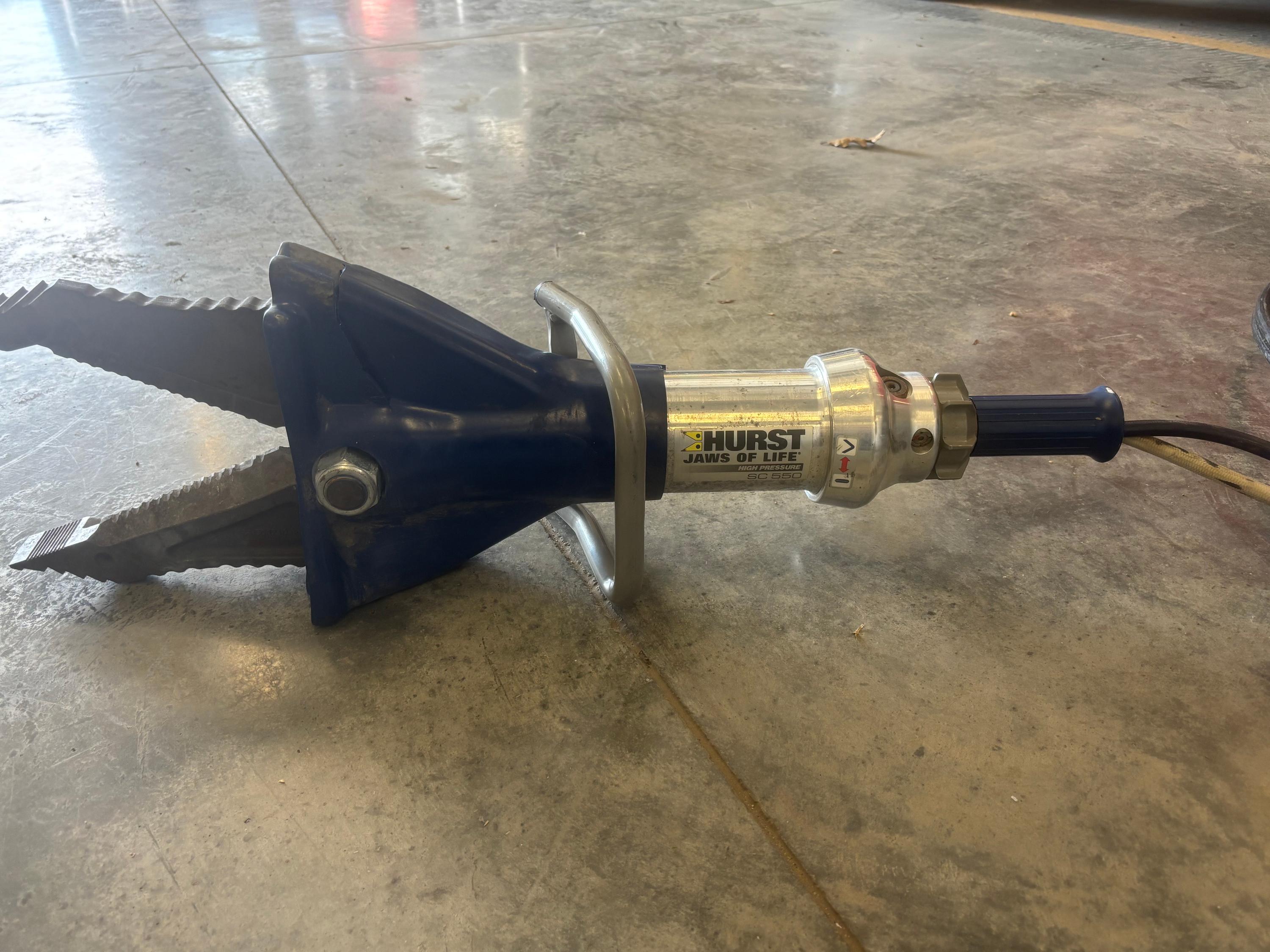 Hurst Hydraulic Spreader w/portable unit - image 4