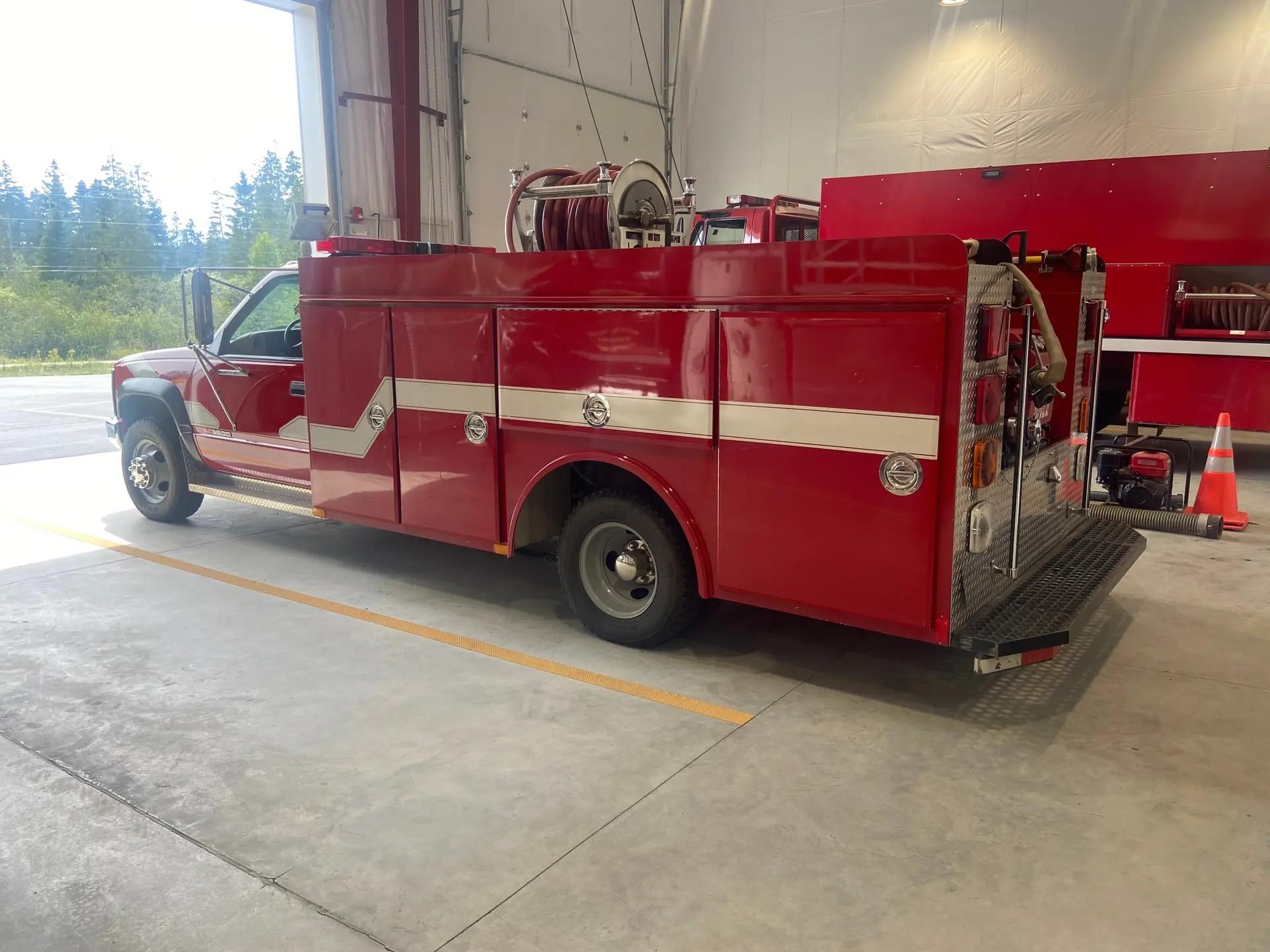 2000 GMC 4x4 Mini Pumper - image 5