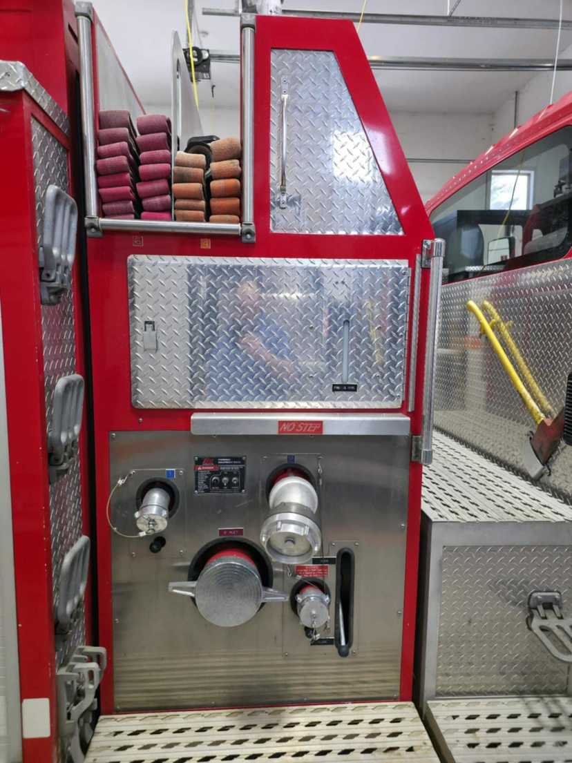 2004 Metalfab International Pumper — photo 3