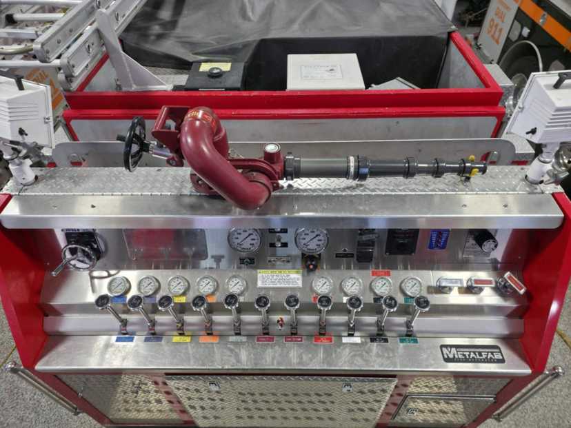 2004 Metalfab International Pumper — photo 6