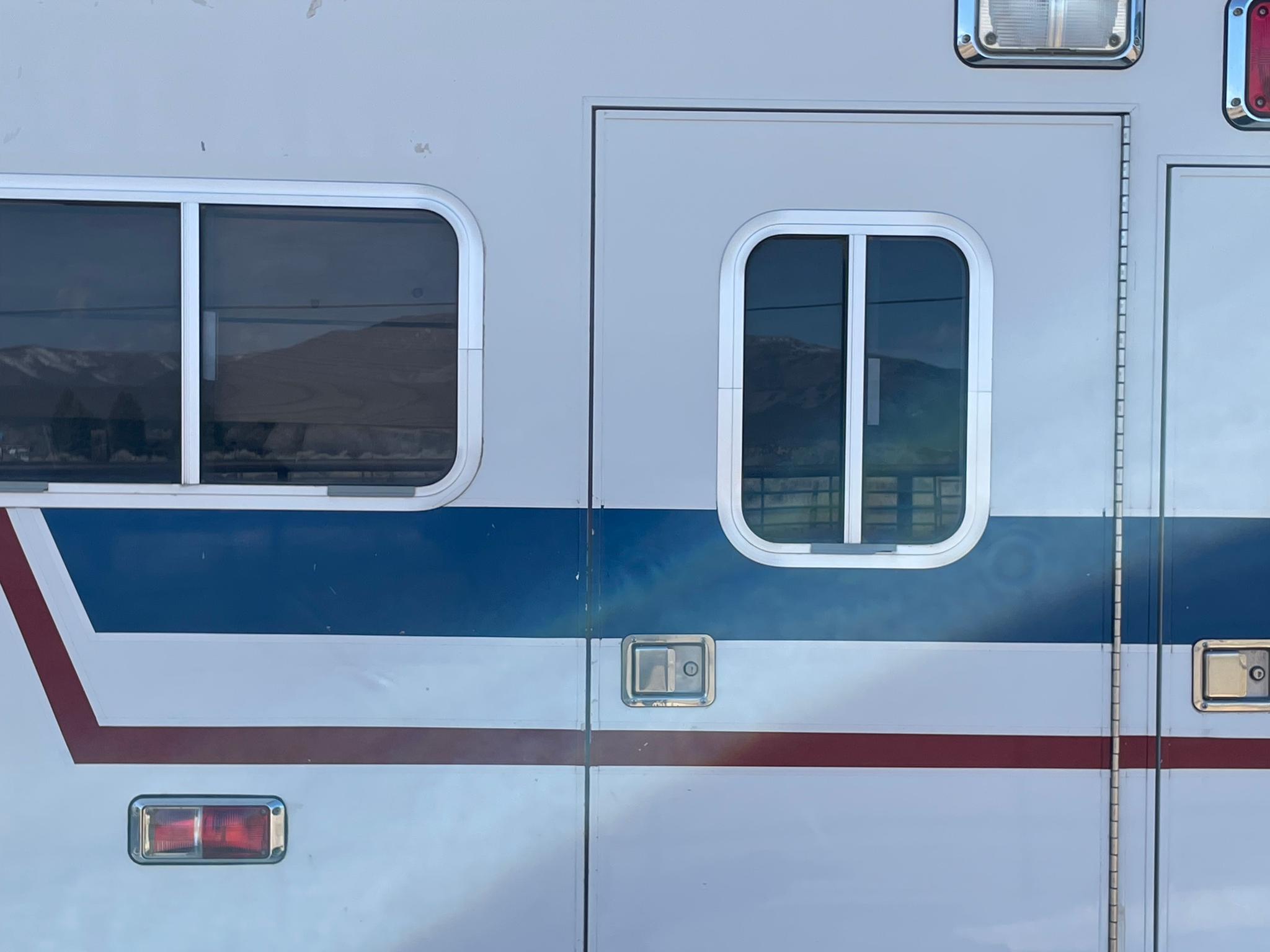 1997 GMC LifeLine Type III - image 3
