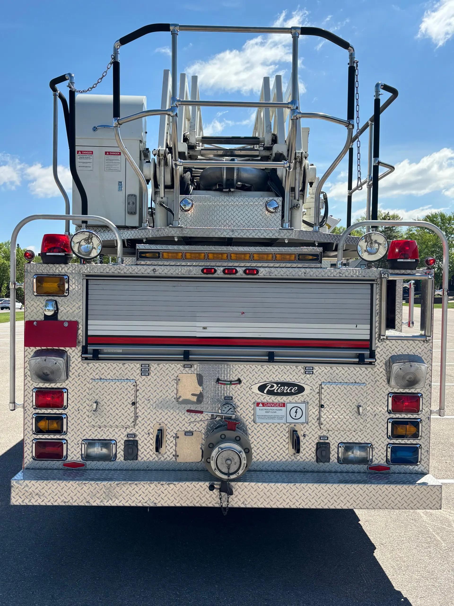 1999 Pierce 100' Aerial - image 21
